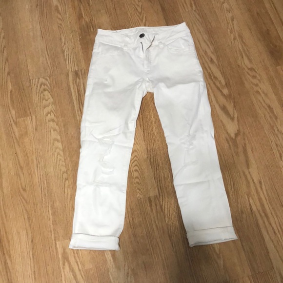 American Eagle Outfitters Pants - White cropped AE capris